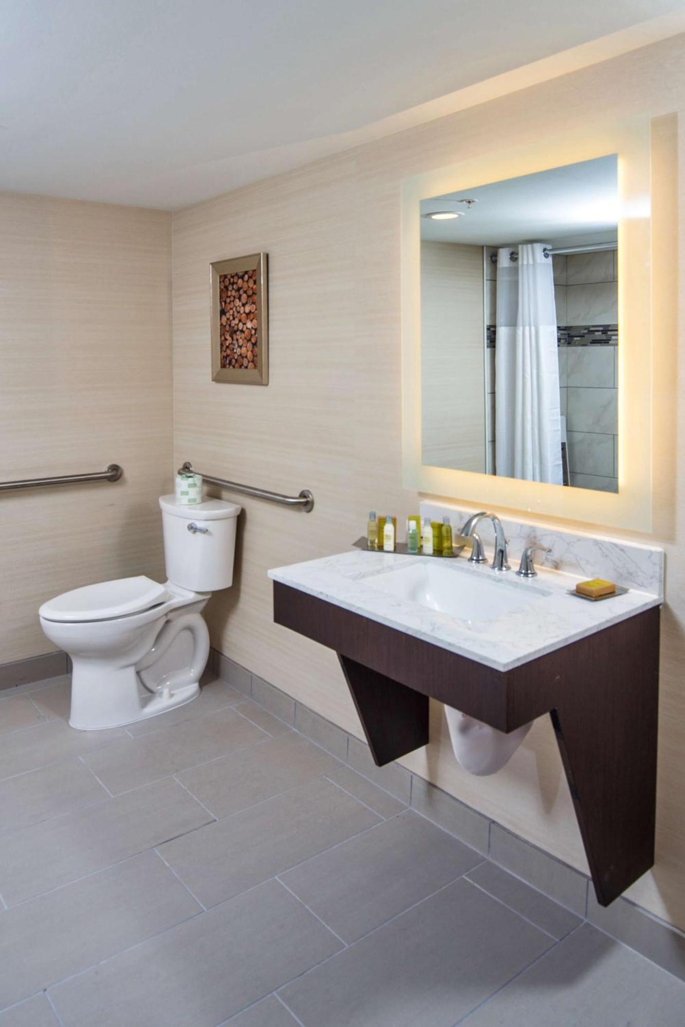 Doubletree By Hilton Neenah Экстерьер фото