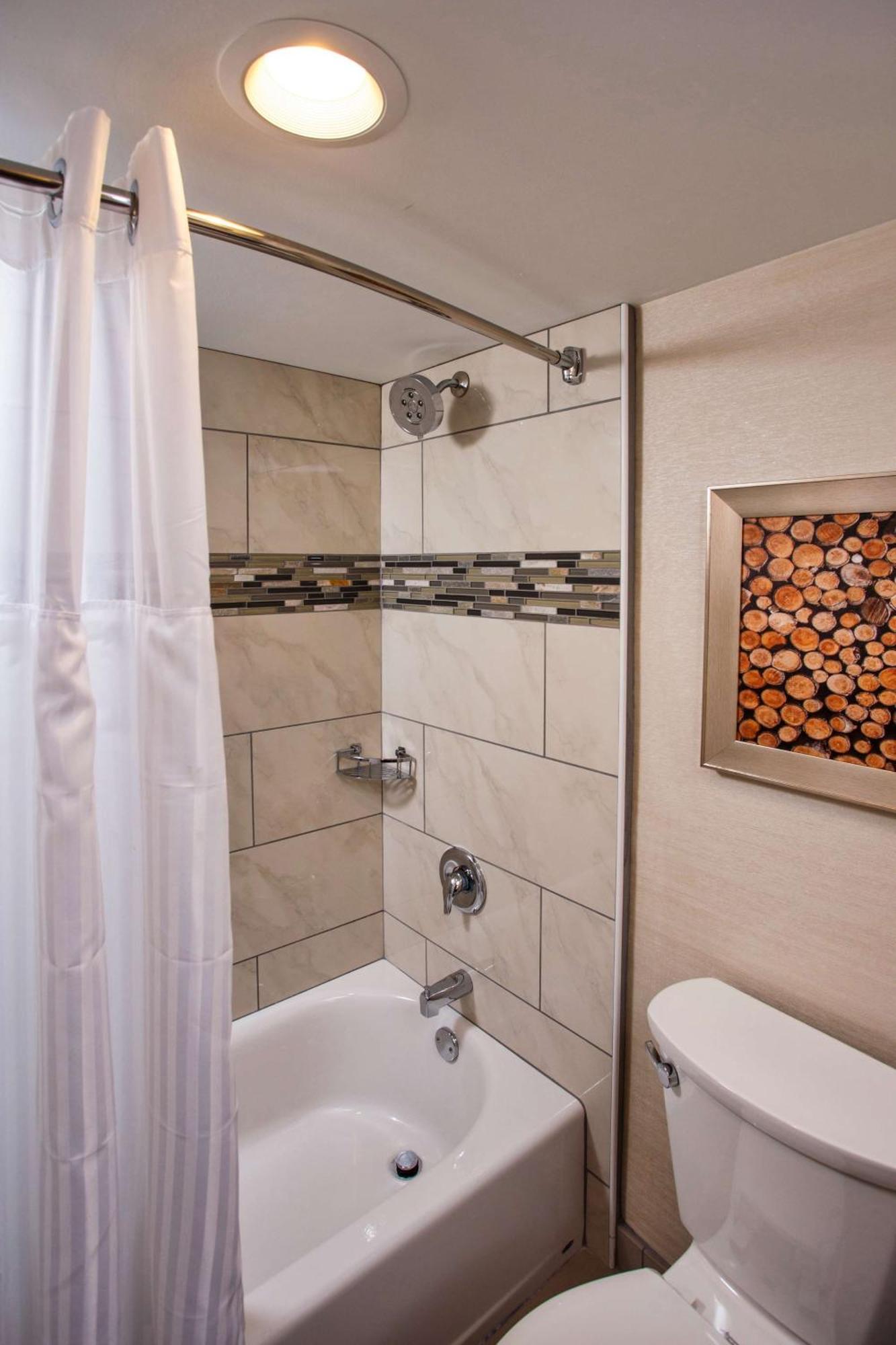 Doubletree By Hilton Neenah Экстерьер фото