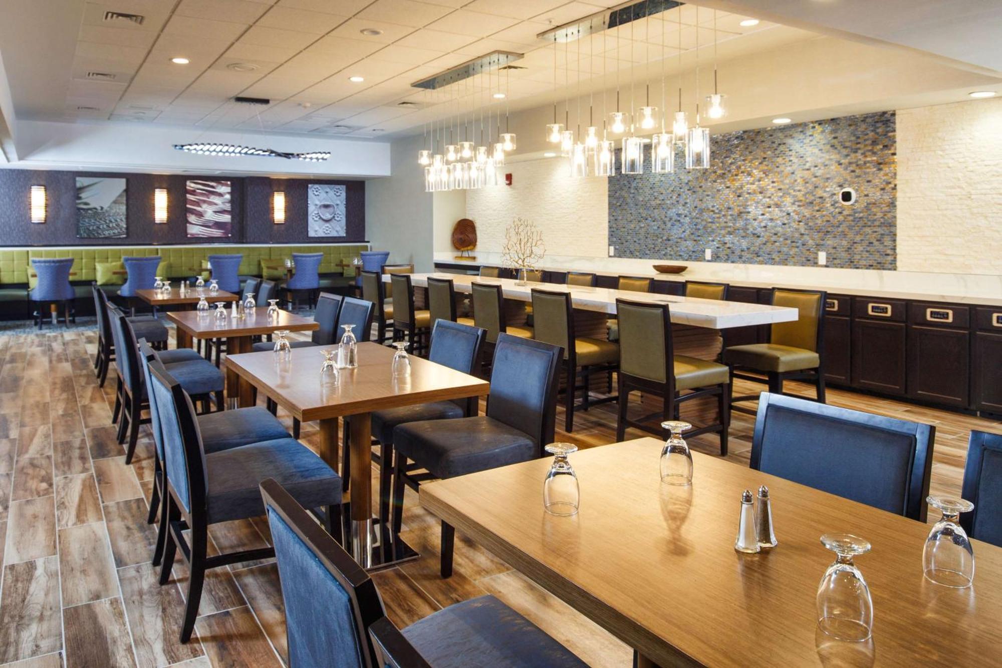 Doubletree By Hilton Neenah Экстерьер фото