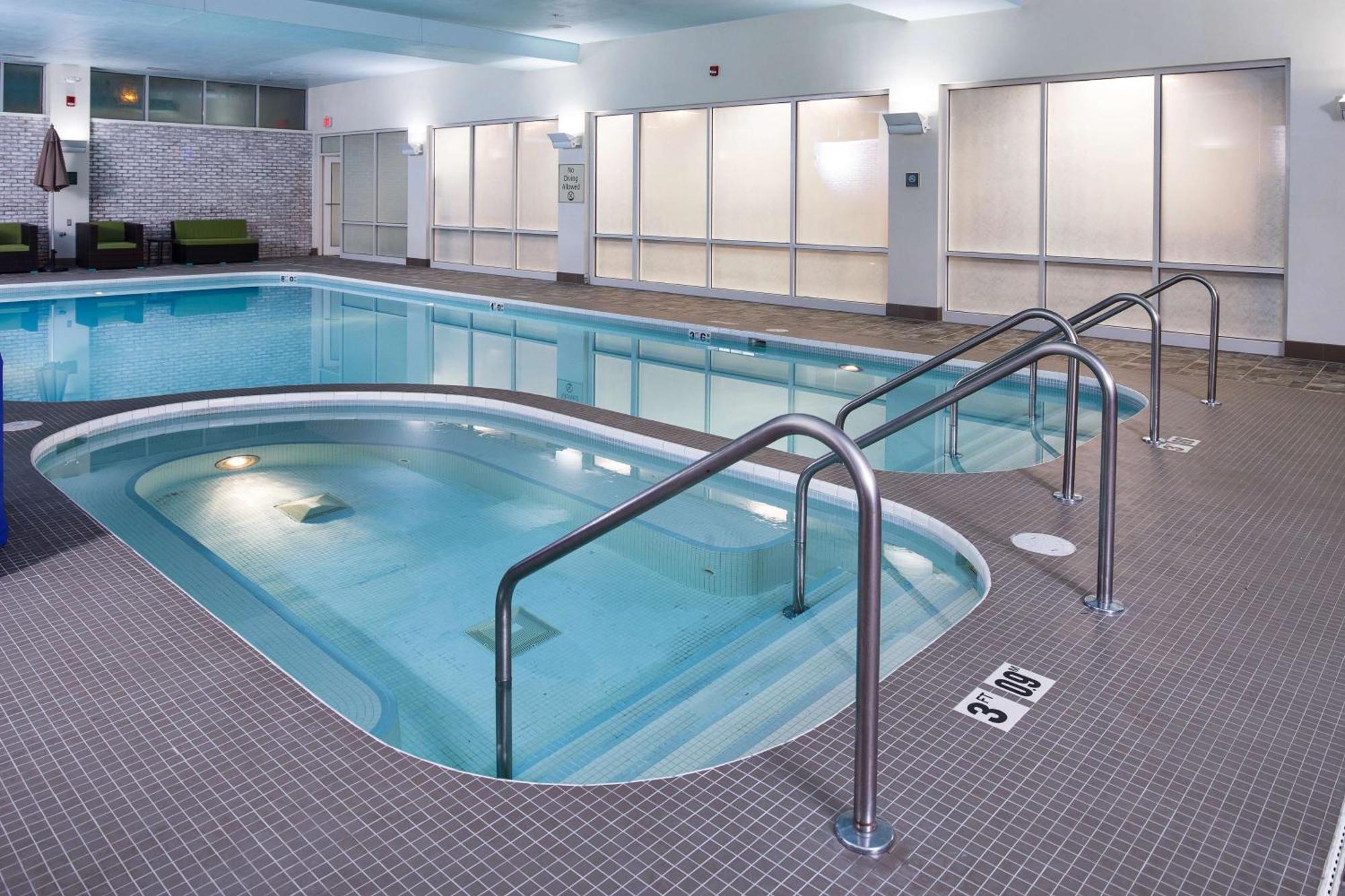 Doubletree By Hilton Neenah Экстерьер фото