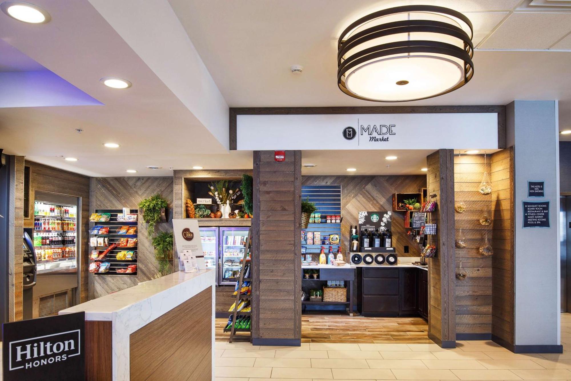 Doubletree By Hilton Neenah Экстерьер фото