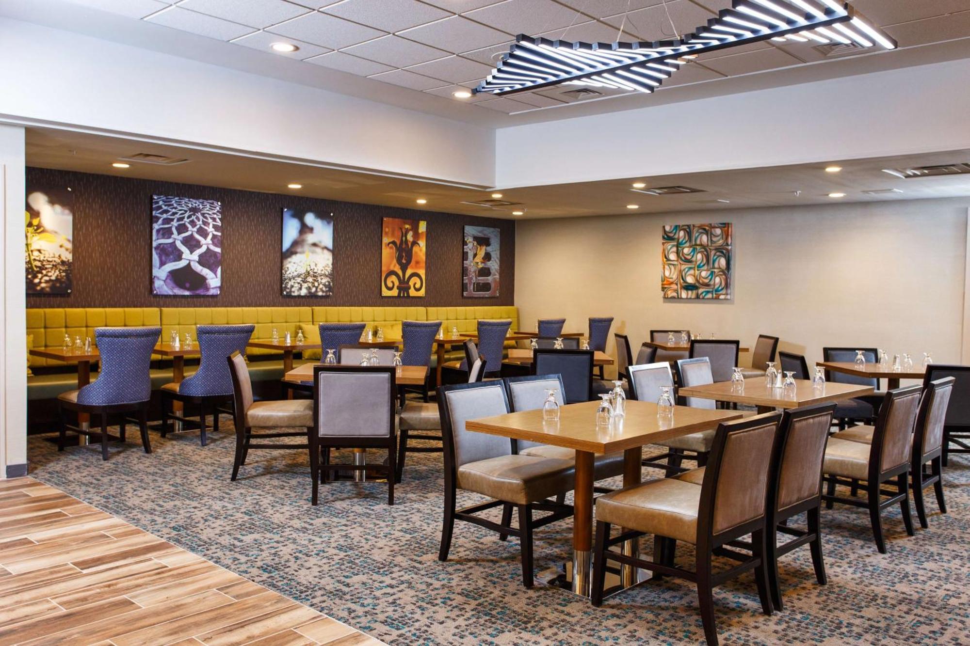 Doubletree By Hilton Neenah Экстерьер фото