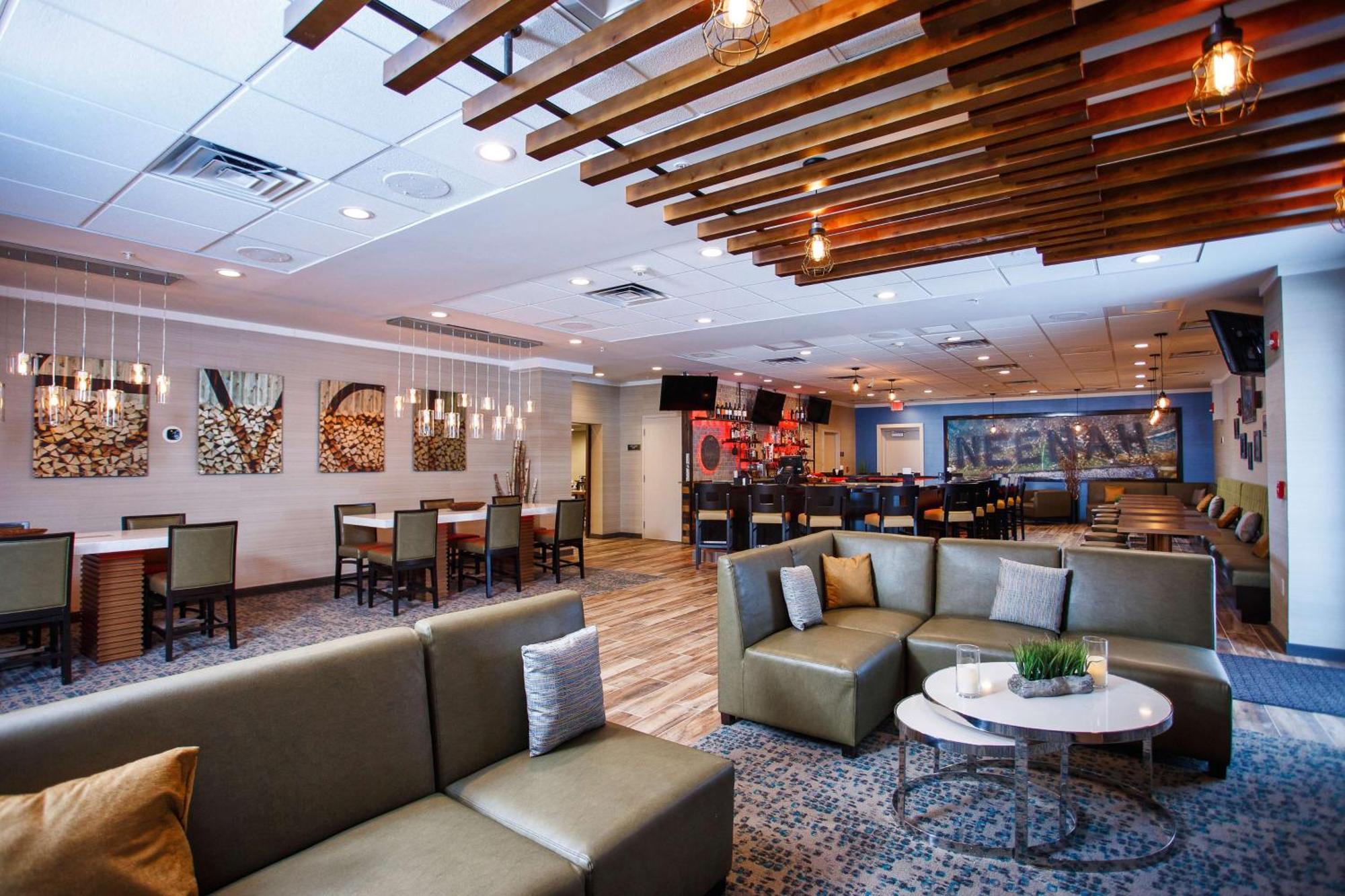 Doubletree By Hilton Neenah Экстерьер фото