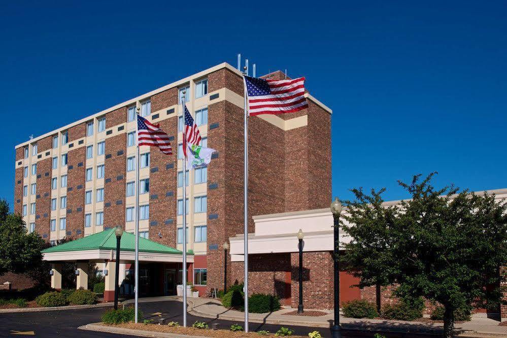 Doubletree By Hilton Neenah Экстерьер фото
